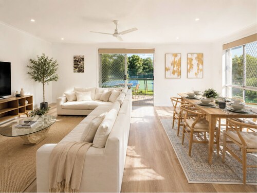 The Dennis Court - Private Tennis Court & Pool