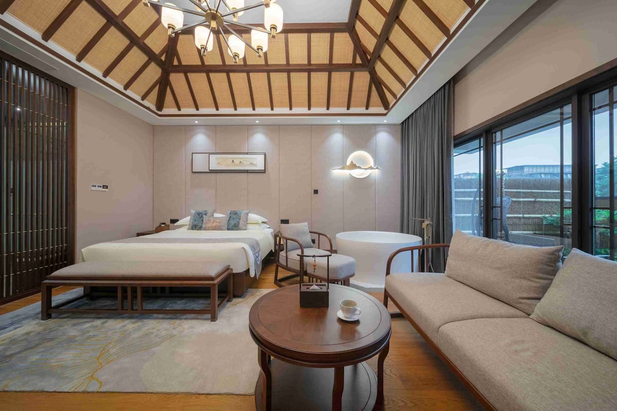 Deluxe Double Room, Patio, Courtyard View