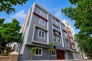 Unclassified image, 2 of 32, button - Classic Sarvar Hospitality (Bengaluru)