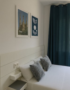 Room - Cozy Studio 1 at La Rambla 113 | In the Heart of Barcelona with a View (Cataluña)