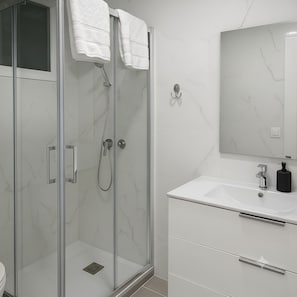Bathroom - Cozy Studio 1 at La Rambla 113 | In the Heart of Barcelona with a View (Cataluña)
