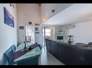 Dining - Romantic Escape on Dugi otok
Charming & relaxing (Savar)