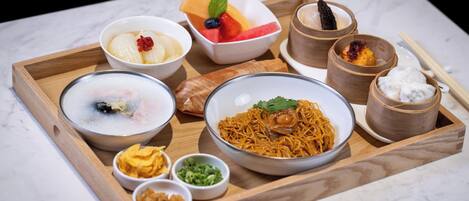 餐飲