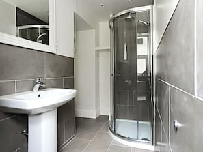 Towels - Pier View is a seafront property with amazing views and dramatic sunsets. (Pier View)