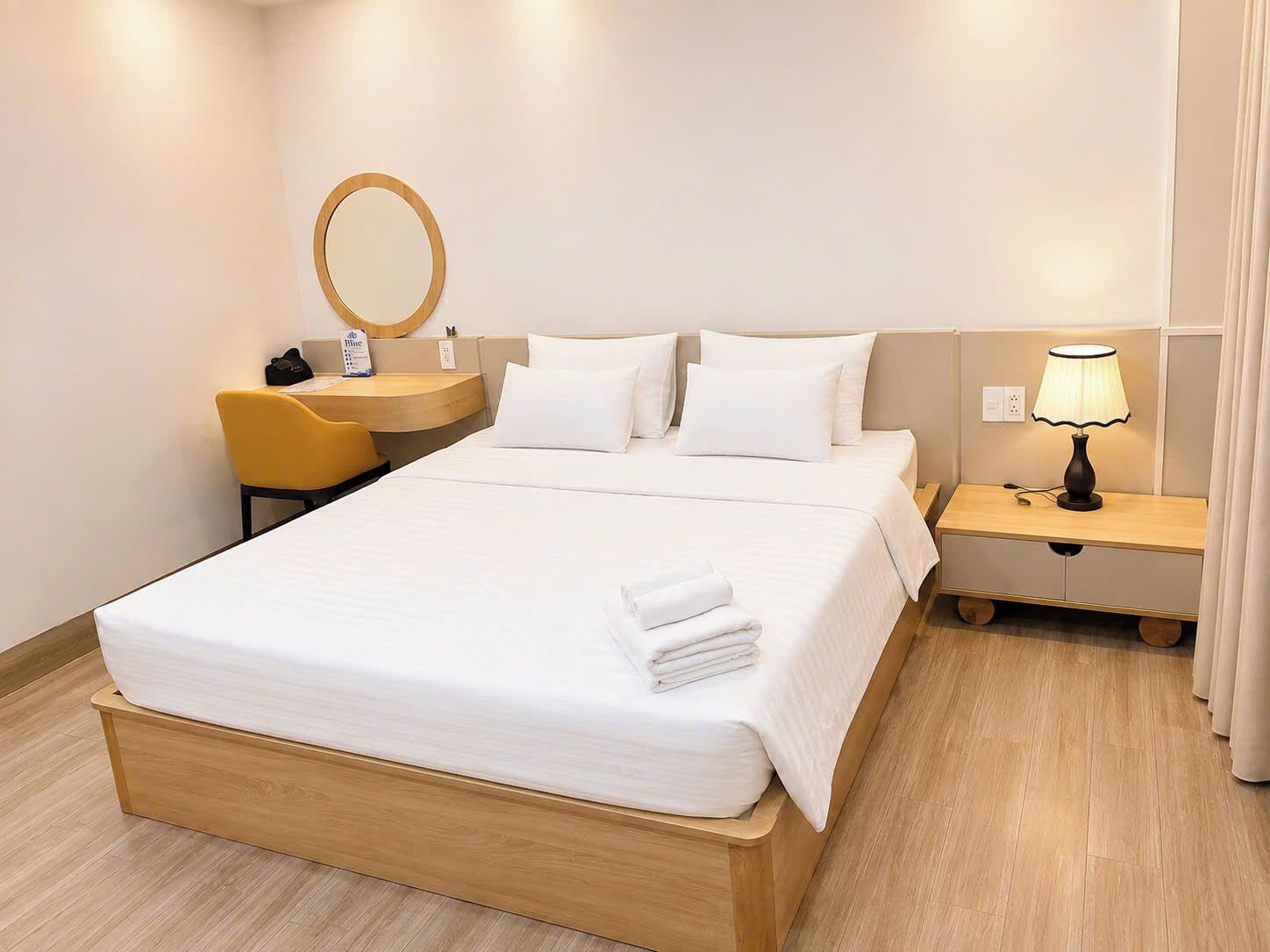 Habitación doble superior | Espacio para trabajar con un portátil y wifi gratis