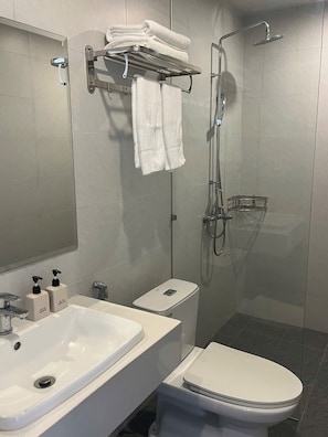 Bathroom - Blue Hotel & Spa Phu Quoc Sunset Town (phu quoc)