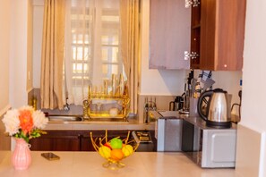 Private kitchen - HANKSCOM APARTMENTS (kisumu)