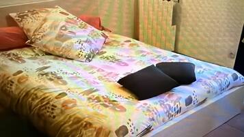 2 chambres, fer et planche à repasser, Wi-Fi, draps fournis