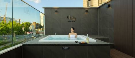 Tab spa persendirian