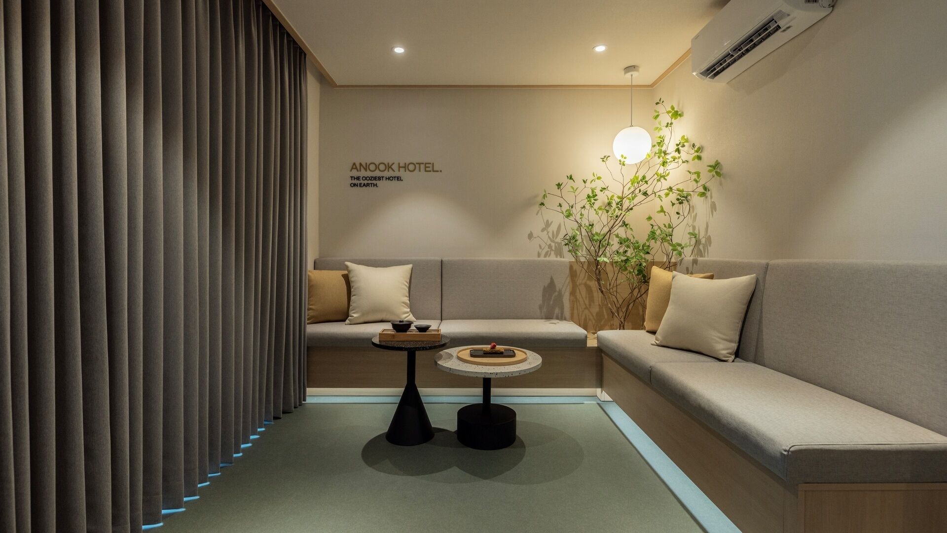 Rooftop Spa | Living area | 65-inch LED TV with cable channels