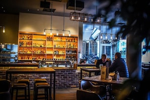 Bar (in der Unterkunft)