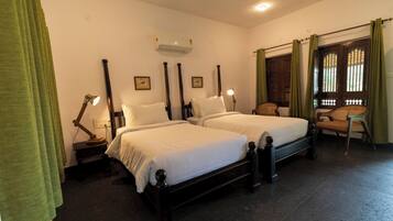 Comfort Room, Balcony | In-room safe, desk, laptop workspace, blackout drapes