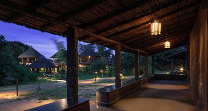 Hampi's Feathers Resort