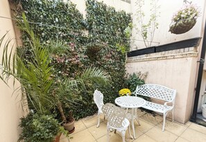 Outdoor dining - Exclusive 3bedroom House near Paddington Station! (Greater London)