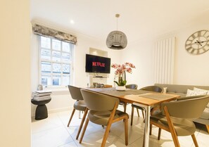 Dining - Exclusive 3bedroom House near Paddington Station! (Greater London)