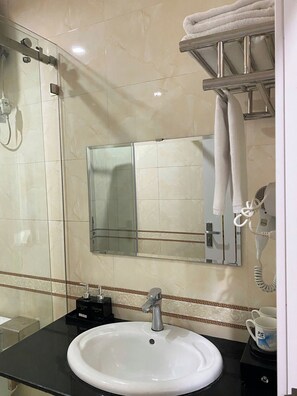 Doppia Luxury, vista città | Bagno