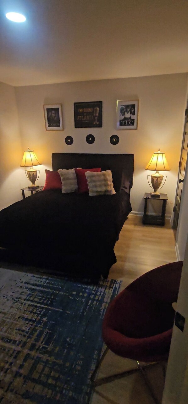 Room - Stay in the Heart of Atlanta Comfortable, Stylish & Close to Everything (Atlanta)