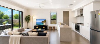 Modern Family Retreat with BBQ | Murrumba Downs
