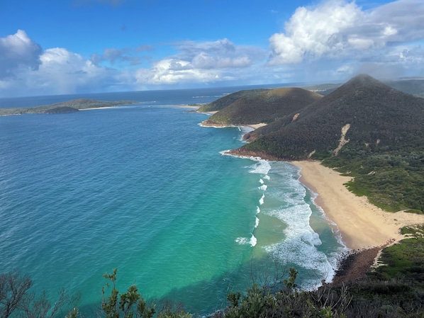 Beach - Ultimate Private Mini Resort in Port Stephens Perfect for large groups (Anna Bay)