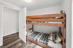 Reisekinderbett, WLAN, Bettwäsche