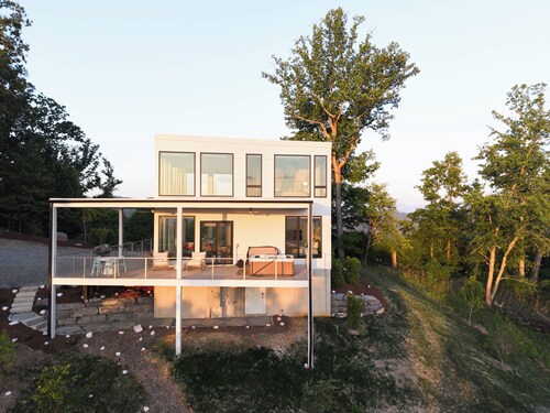 Cube | Private Mountain Retreat with Panoramic Views