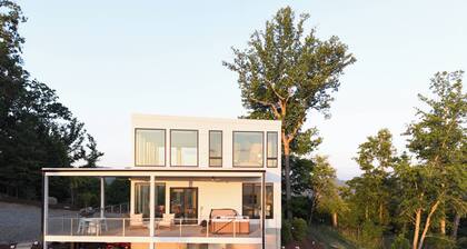 Cube | Private Mountain Retreat with Panoramic Views