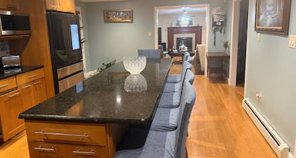 Enjoyable 3-bedroom house with AC in North Attleborough