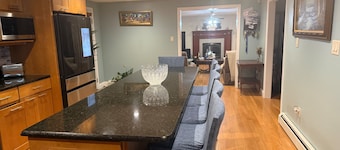 Enjoyable 3-bedroom house with AC in North Attleborough