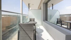 Outdoor dining - Bloomfields Studio - Oasis 1 - Masdar (Abu Dhabi)