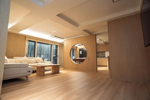 Bamboo Room 101 | Living area - FloatingWhaleGapyeong PoolVillaSpaResort (Gapyeong)