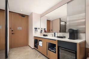Kamar Single Bisnis | Interior