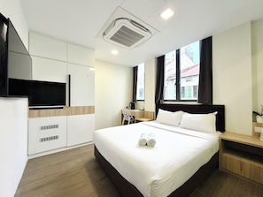 Comfort Double Room | Peti besi dalam bilik, seterika/papan seterika, Wi-fi percuma 