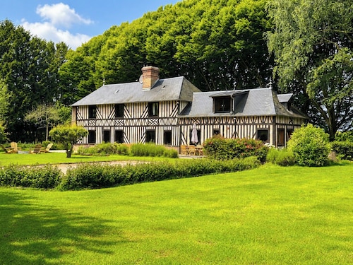 Philbert's Office, Charming House for 14 People