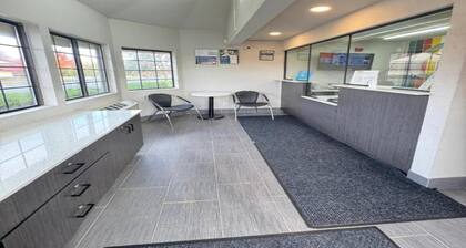 1 Full Bed|Mobility Access|Tub,Nsmk