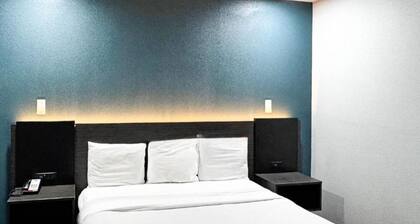 1 King Bed|Suite,Non-Smoking