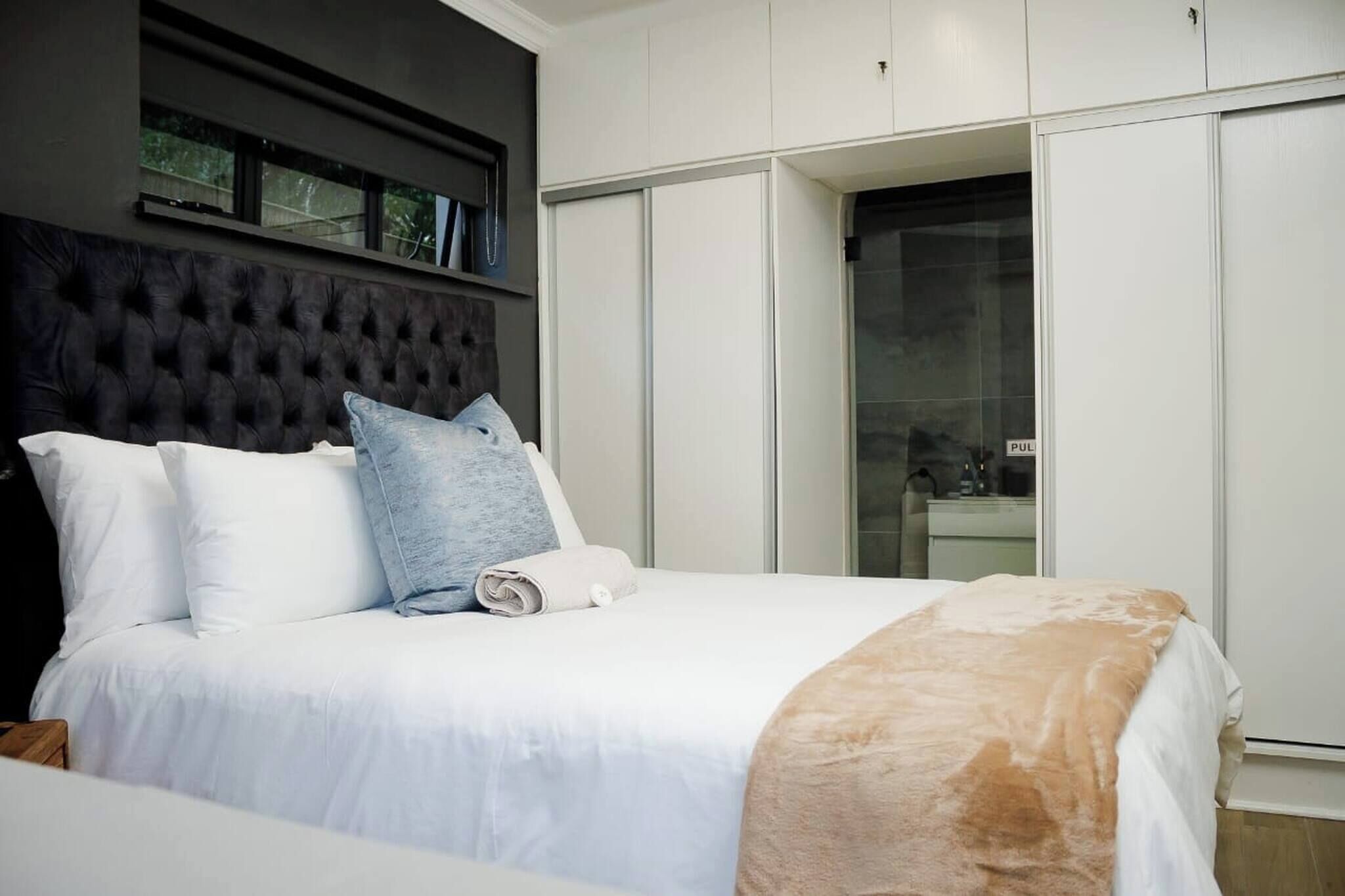 1 chambre, fer et planche à repasser, accès à Internet, literie fournie