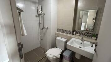 Duplex Comfort - 2 sovrum - pentry - sjöutsikt | Badrum