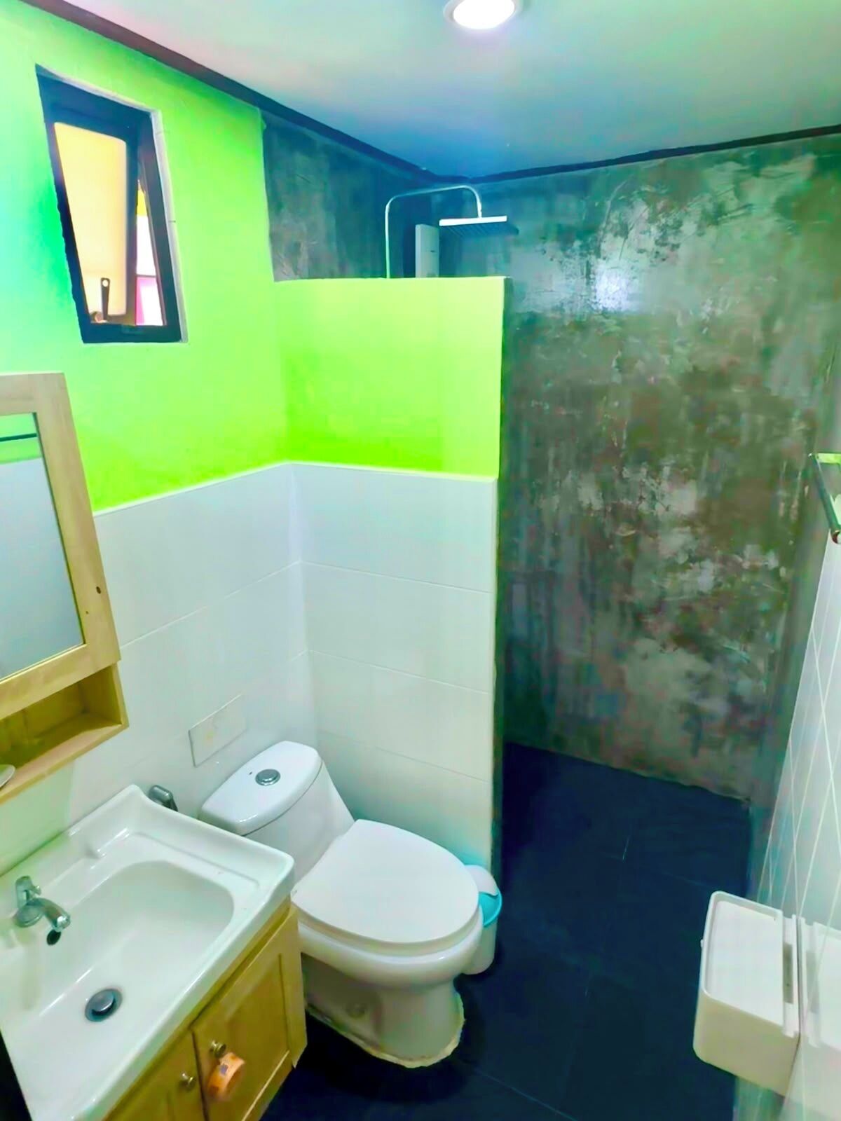 Deluxe Bungalow, Balcony, Pool View | Bathroom | Hair dryer, towels, soap, shampoo