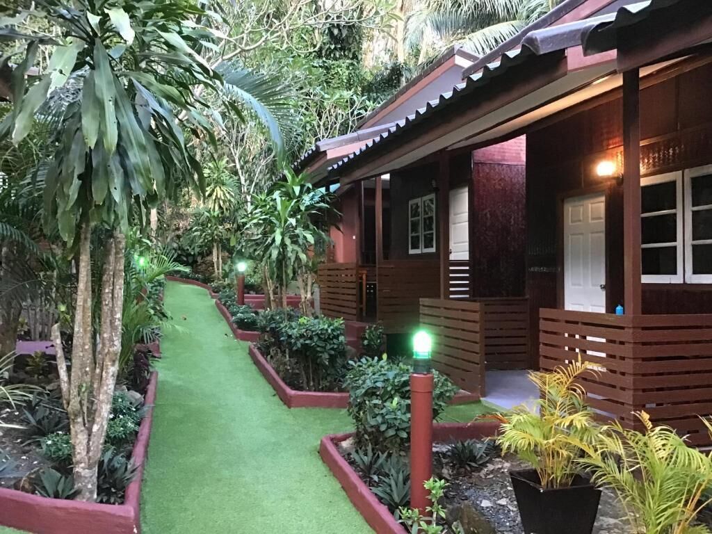 Bungalow Superior, terrazzo, vista giardino | Parco della struttura