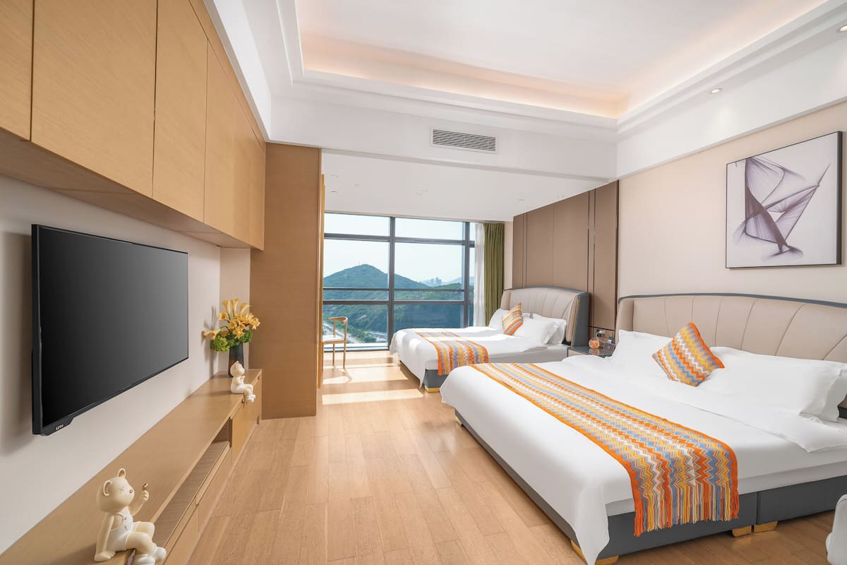 Luxury Twin Room, City View | View from room
