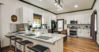 1 Mi to Dtwn! Family-Friendly Retreat in Greenwood