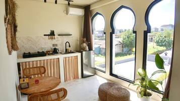 Comfort Suite, Kitchen | Dapur peribadi