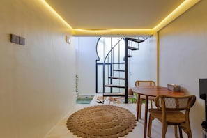 Dining room - Djati Retreat & Yoga Lounge  (Kutuh)