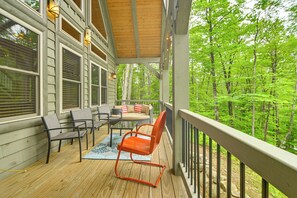 Property grounds - Woodsy + Secluded! Intervale Haven w/ Deck & Patio (Intervale)