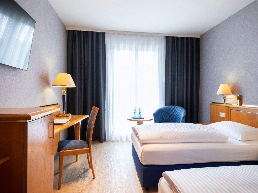 Classic Room | Indoor Pool & Sauna | Near Magdeburg Cathedral - Magdeburg
