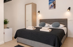3 Schlafzimmer, Bügeleisen/Bügelbrett, Reisekinderbett, kostenloses WLAN