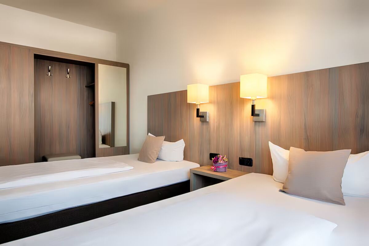Twin Room Retreat | Garden Views | Minutes To Ruhr Park Shopping - Bochum