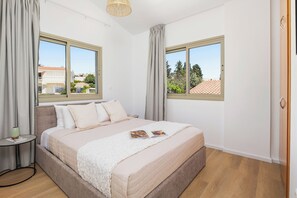 Room - Aura Sun Holiday Homes - 3BD Apartment (Paphos)