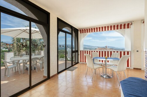 Villa Magnolia con piscina y vistas