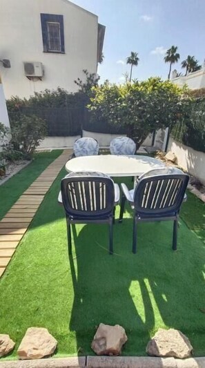 Outdoor dining - Vrbo Property (Orihuela)